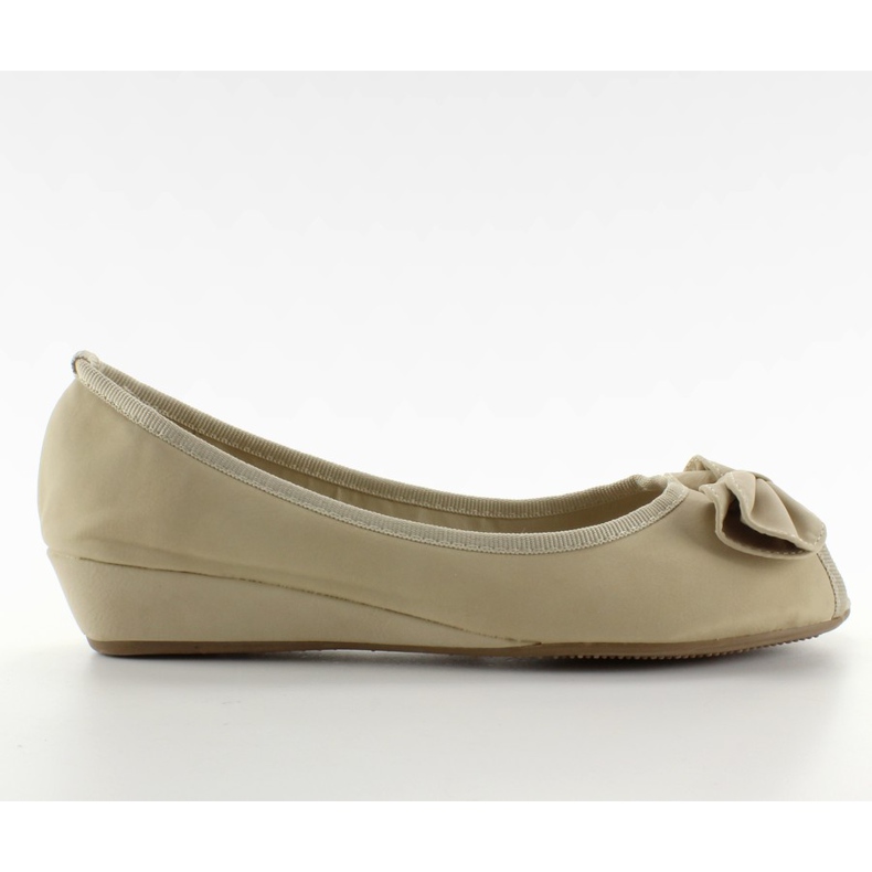 Ballerina sui tacchi bassi 8550 beige