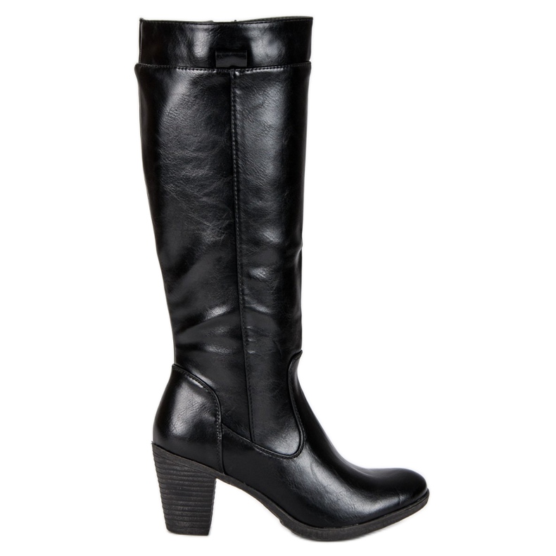 Stivali su un post VINCEZA nero