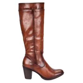 Stivali sul post di vinceza marrone