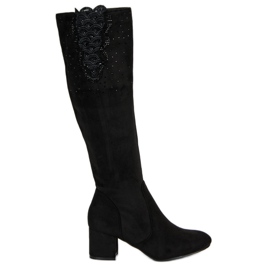 Eleganti stivali con tacco alto nero