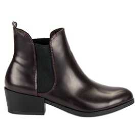 Corina Stivaletti Chelsea bordeaux scuro con tacco alto nero rosso