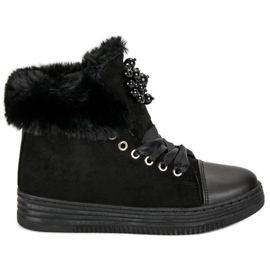 Calde scarpe da ginnastica nero