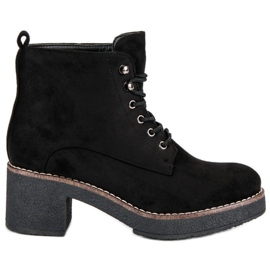 Stivaletti in camoscio nero