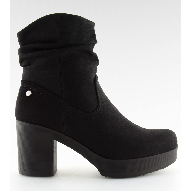 Stivaletti su tacco stabile nero 7B685