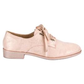 Juliet Stringate legate rosa