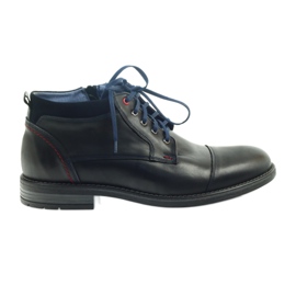 Scarpe in pelle Nikopol isolate con un cursore 689 nero
