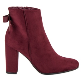 Ideal Shoes Stivaletti rossi alla moda rosso