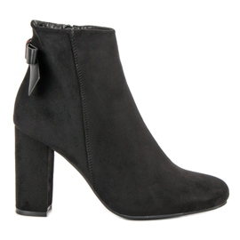 Ideal Shoes Stivali neri alla moda nero