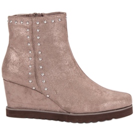 Kylie Stivali beige su una zeppa