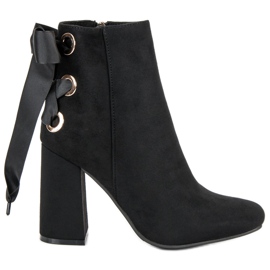 Ideal Shoes Stivali sexy sul post nero