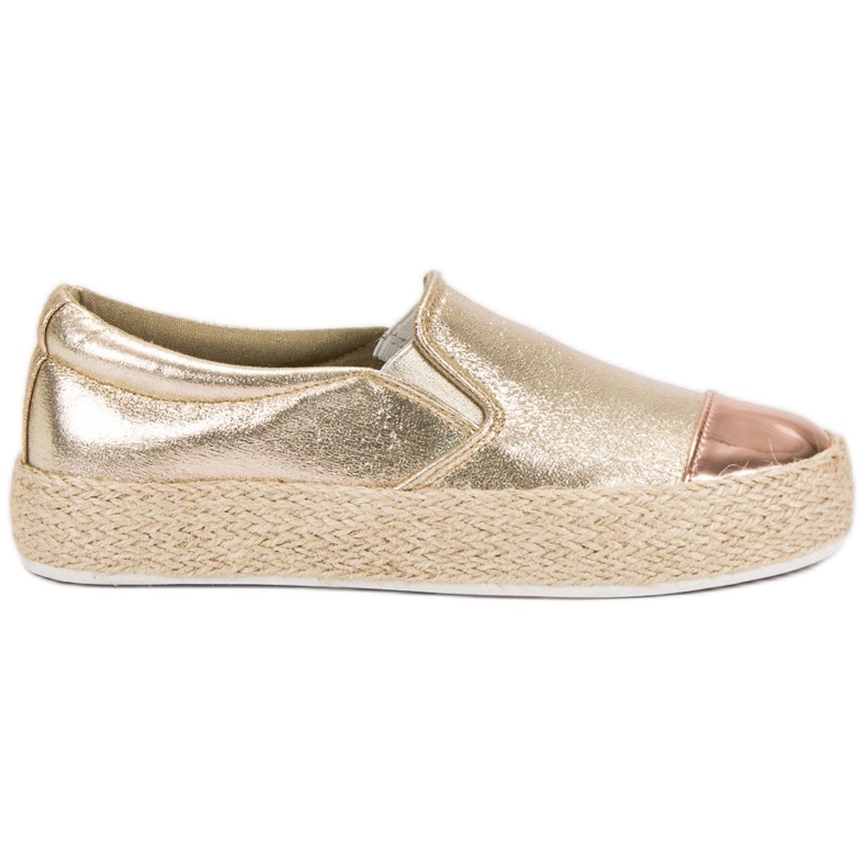 Scarpe da ginnastica dorate alla moda d'oro