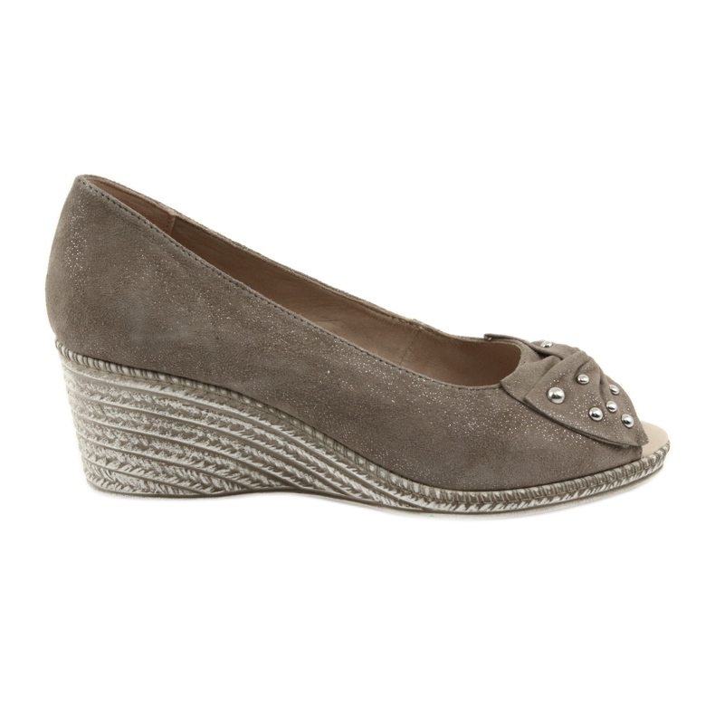 Décolleté da donna sulla zeppa Caprice 29350 marrone