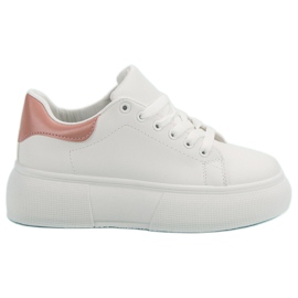 Renda Scarpe bianche sulla piattaforma bianca