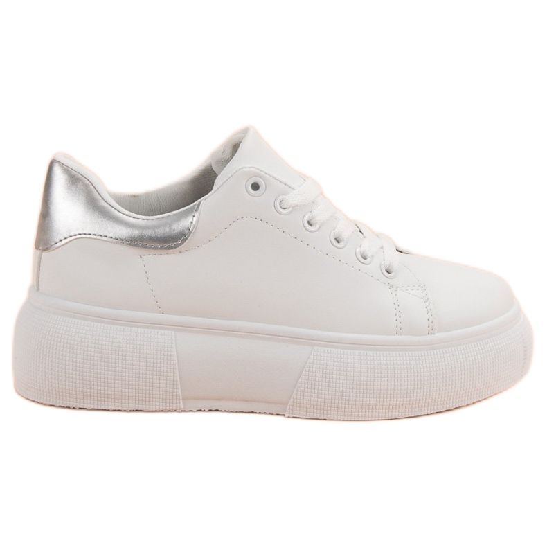 Renda Scarpe bianche sulla piattaforma bianca