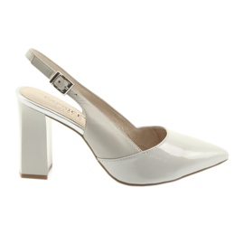 Sandali da donna grigi sul post Caprice 29604 grigio