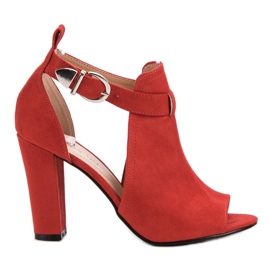Queen Vivi Scarpe in pelle scamosciata su un bar rosso
