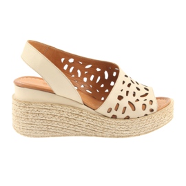 Sandali con zeppa Badura 4812 beige