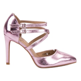 Kylie Borchie lucenti alla moda rosa