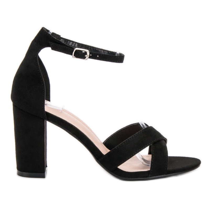 Ideal Shoes sandali su un bar nero
