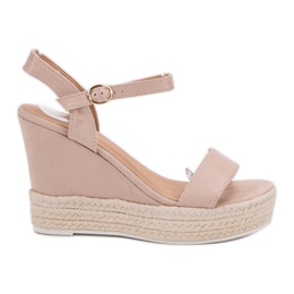 Ideal Shoes Sandali con zeppa alla moda beige