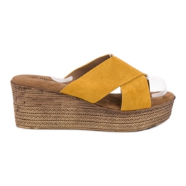 SHELOVET Sandali con zeppa senape giallo