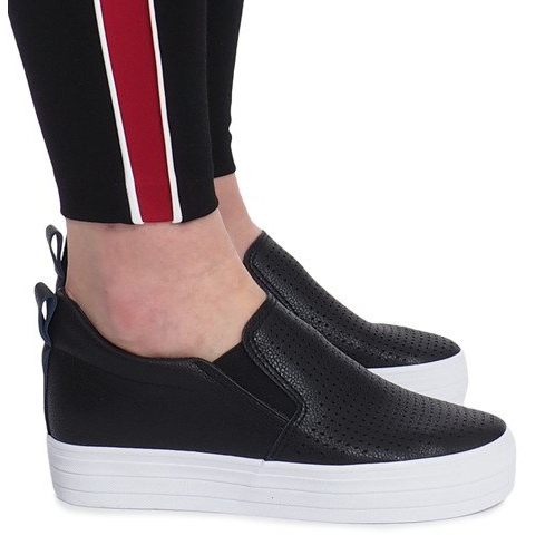 Sneakers nere traforate su zeppa Rockvale nero