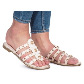 Pantofole beige con borchie Rabelle