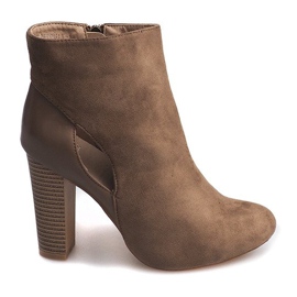 Stivaletti in pelle scamosciata su un pilastro con cerniera T-10 Beige