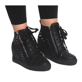 Sneakers con zeppa traforata HQ881 Nero