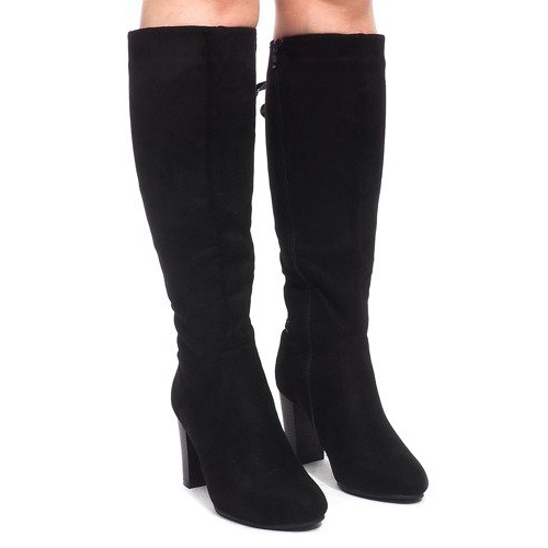 Stivali in pelle scamosciata su una barra B02 Black nero