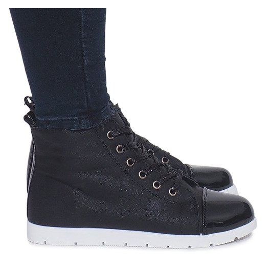 Calde scarpe da ginnastica nere VT-63 nero