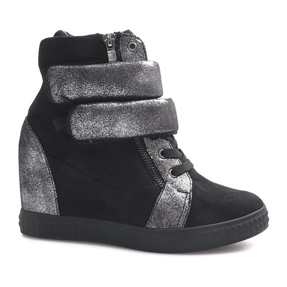 Sneakers nere in camoscio con velcro di Amelia nero