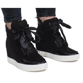 Sneakers in camoscio nero di Nathalie