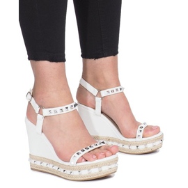 Sandali con zeppa bianchi con borchie cubano bianco