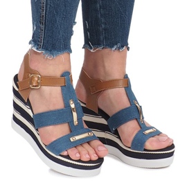 Dolci sandali con zeppa blu