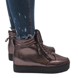 Sneakers isolate marroni BB-1652 marrone