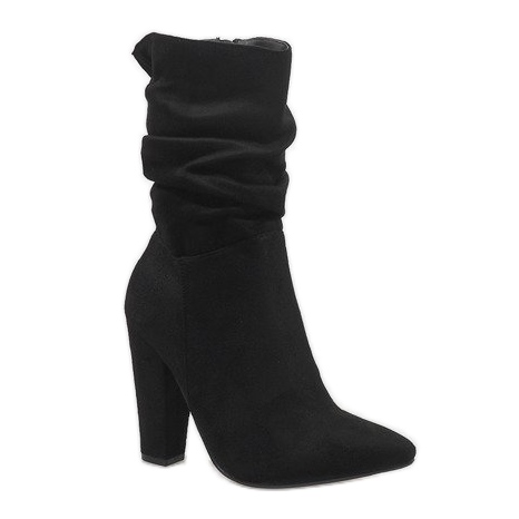 Stivaletti in camoscio nero sul post 873-16