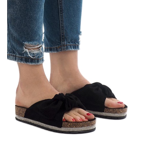 Pantofole nere con fiocco N-33 nero