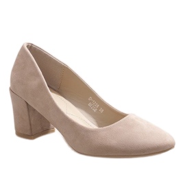 Décolleté in camoscio beige sul pilastro D-1228