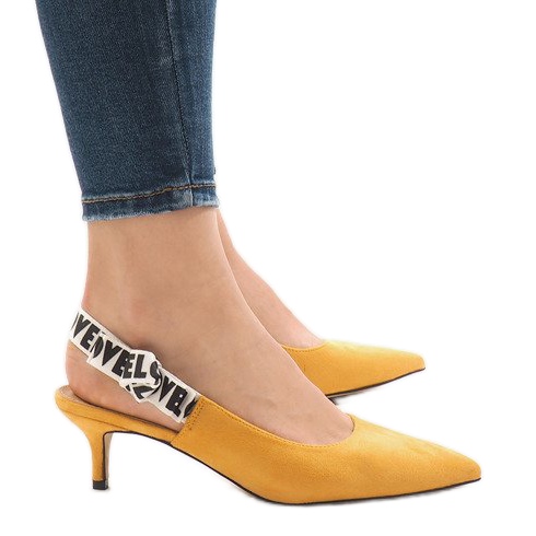 Décolleté gialle su tacco HD-33 giallo