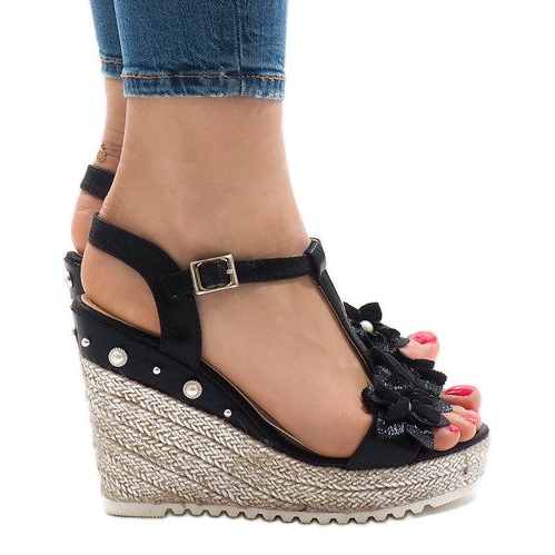 Sandali neri con zeppa e fiori T-682-5 nero
