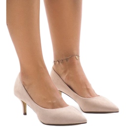 Décolleté beige su spilla P-6377