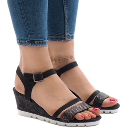 Sandali neri sulla piattaforma Y-8217 nero