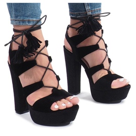 Sandali neri su un post in velour One Love nero