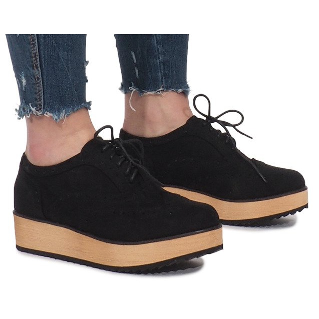 Scarpe brogue nere sulla piattaforma Danielle nero