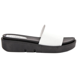 SHELOVET Sandali con zeppa bianco