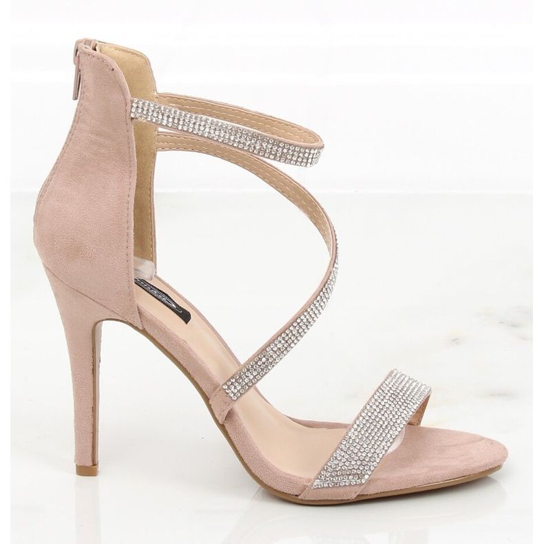 Sandali su una spilla beige C-28 Beige Ii Gat