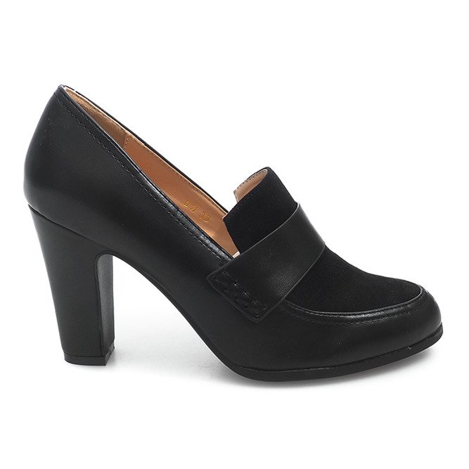 Scarpe su una barra D11 nero