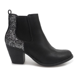Stivali Sul Tallone Con Elastico JA3090 Nero