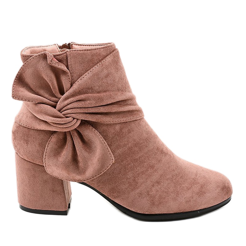 Stivali in camoscio rosa sul post Y-52